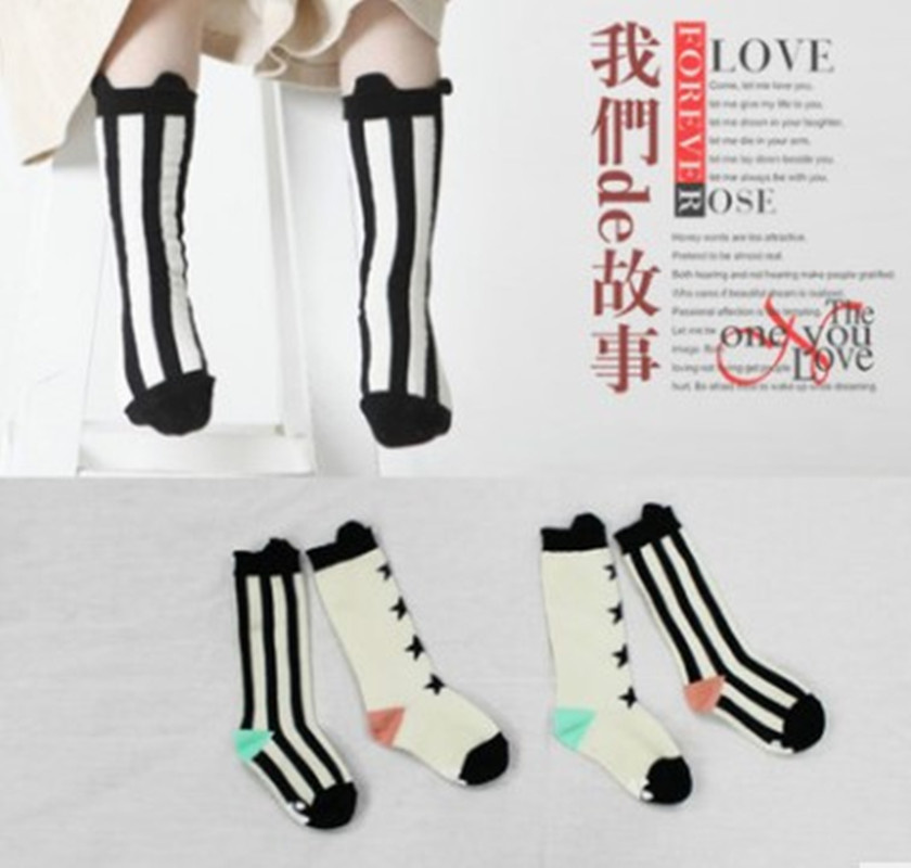 Zwart En Wit Vijf-Ster Verticale Strepen Gekamd Katoenen Baby Kinderen En Meisjes Midden Buis Sokken