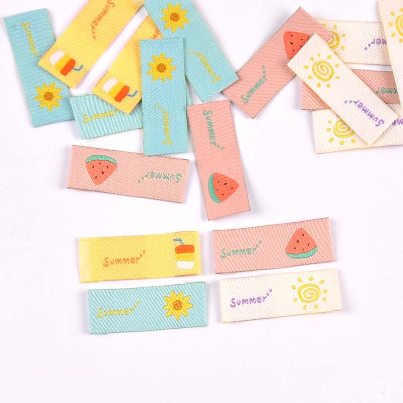 Étiquettes colorées de dessin animé mignon, 1.5x4cm, accessoires de couture pour vêtements faits à la main, étiquettes de sacs de soins pour enfants, artisanat de bricolage, 50 pièces