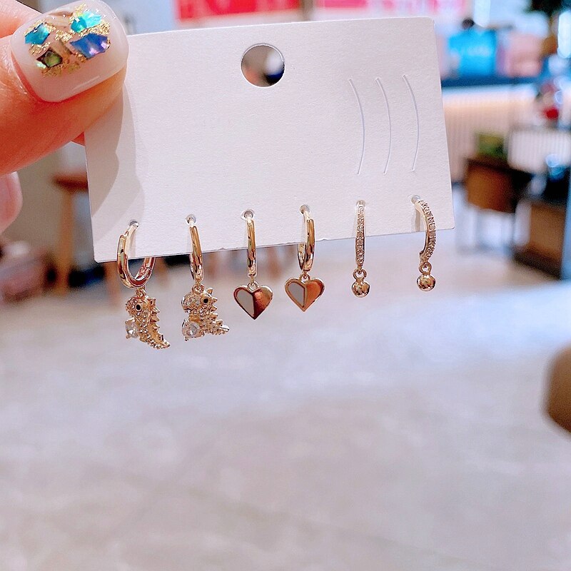 3 Pairs Mixed Kleine Hart Dinosaurus Druppels Oorringen Set Voor Vrouwen Goud Kleur Kubieke Zirkoon Sieraden
