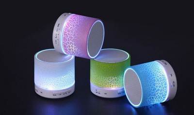 Mini Draadloze Draagbare Bluetooth Speakers Crack Led Usb Radio Fm MP3 Stereo Sound Speaker