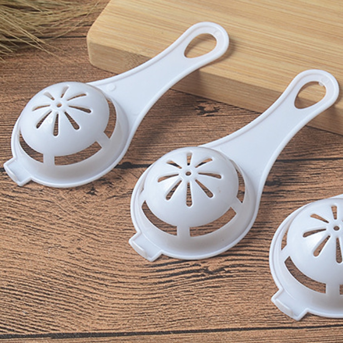Useful Kitchen Tool Egg White Yolk Seperator Divider