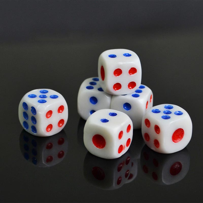 10 stücke Standard Kunststoff 10mm Spiel Weiße Würfel Sterben Bar Gaming Liefert UND