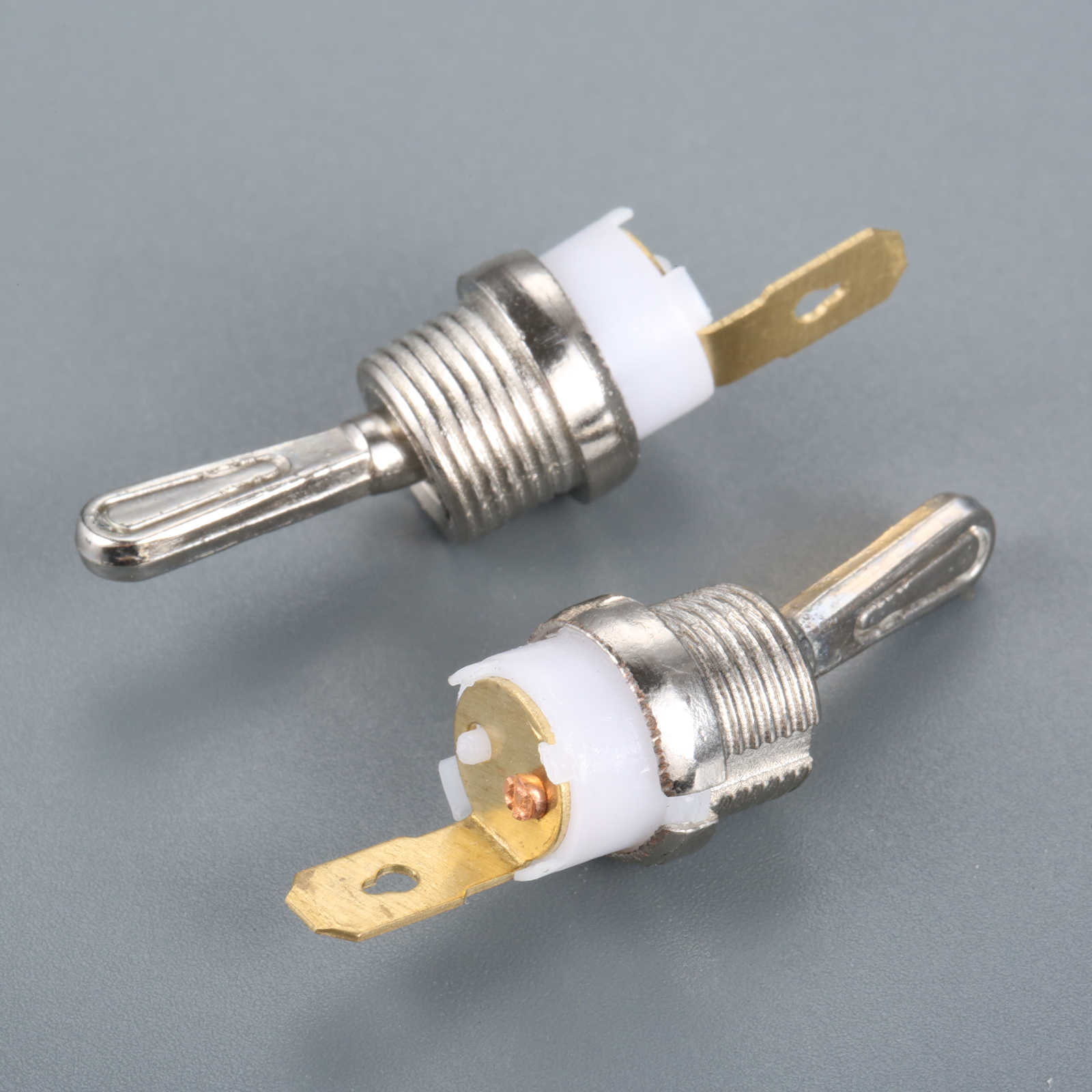 2pcs Replacement Chainsaw Toggle Flameout/Rocket Switch On/off Turning Gasoline Saw Logging for 2500,3800,6200/ 4500,5200,5800: Silver