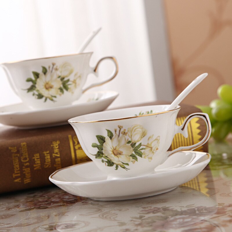 Style européen du nord Royal première classe en céramique porcelaine tasse à café ensemble tasse à thé tasse à lait avec soucoupe et cuillère motif de fleurs: Small Camellia