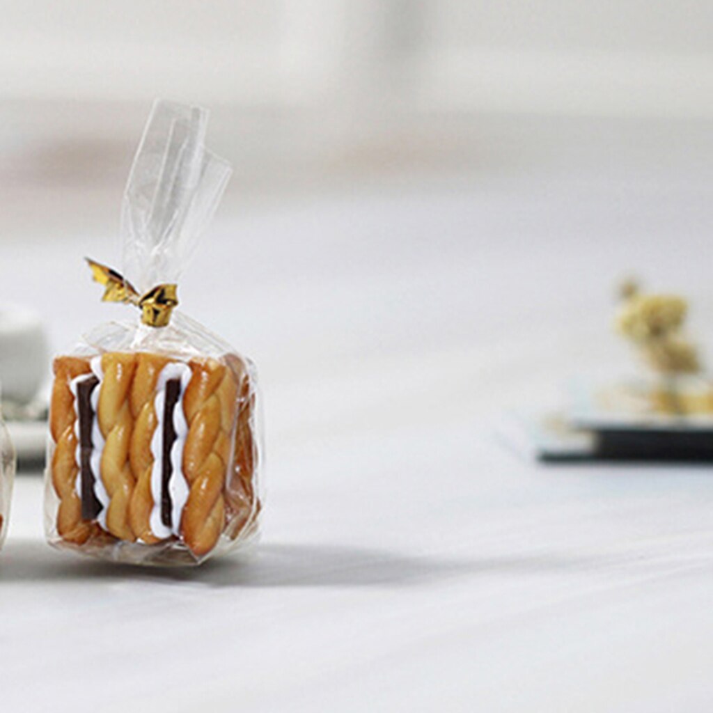 4x Poppenhuis Hars Gesimuleerde Cookies Model, 1:12 Miniatuur Voedsel Decor Biscuit Ornament Keuken Accessoire