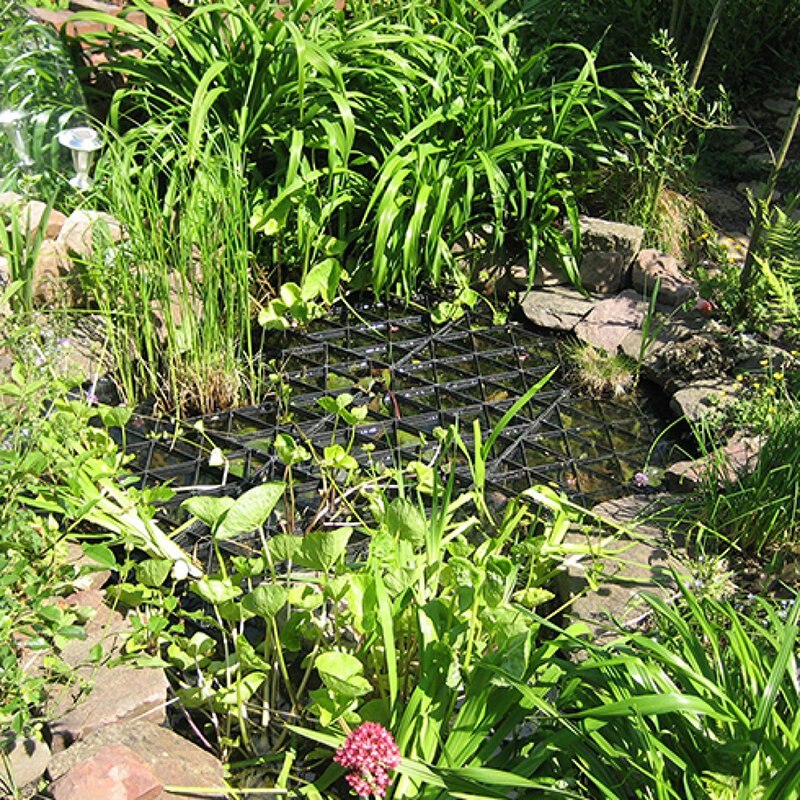 20Pcs Six Angle Fish Pond Net Protectors Fish Pond Nets Plastic Fish Guards Pond Mesh for Home Shop (Black)