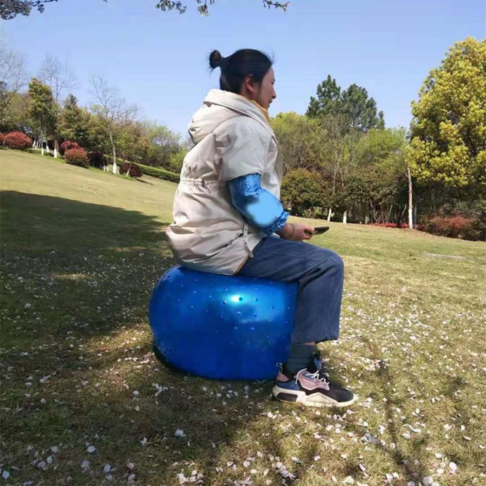 Christmas Theme Yoga Ball Lightweight Handle Yoga Ball Anti-slip Inflatable Bouncy Ball PVC Handle Hopper Ball for Exercise