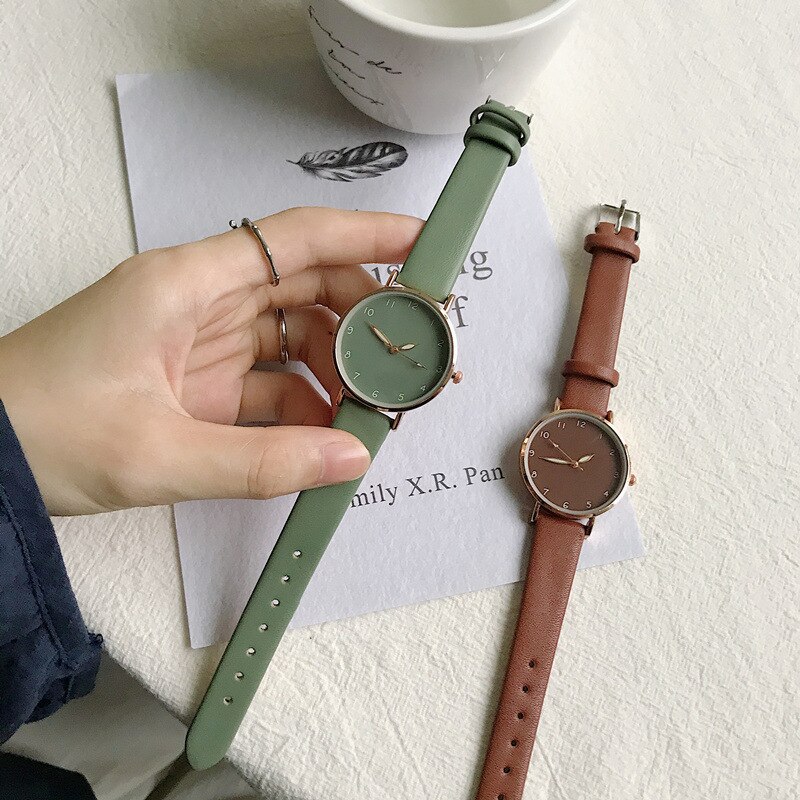 Eenvoudige Vrouwen Horloges Kwaliteiten Groen Dames Quartz Horloges Minimalistische Vrouwelijke Lederen Horloge