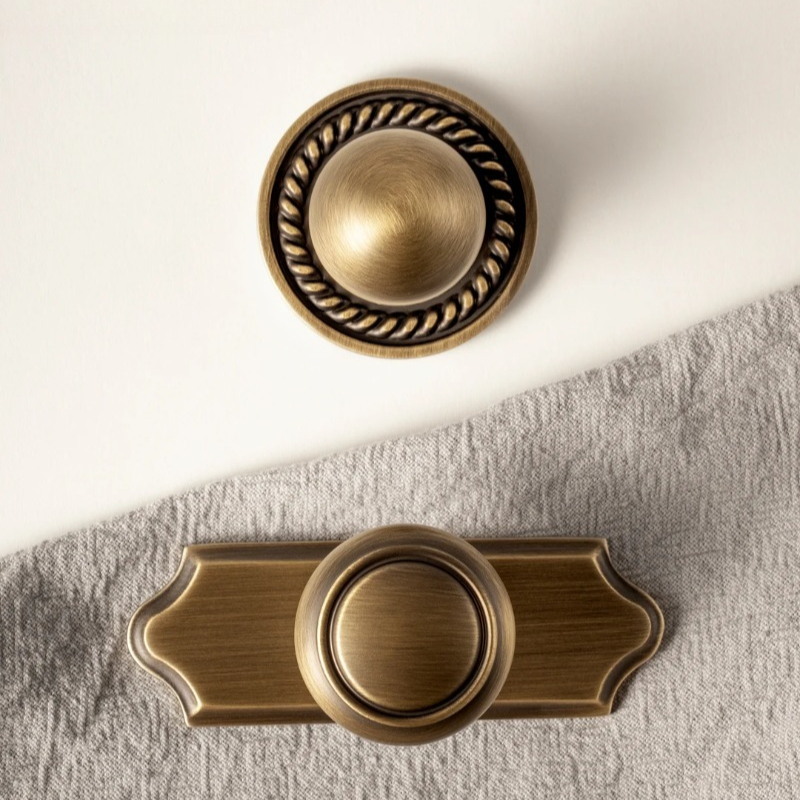 Tiradores de armario de latón antiguo con placa trasera, tiradores de armario Vintage de bronce sólido, perillas de puertas de armario de cocina, manija de muebles