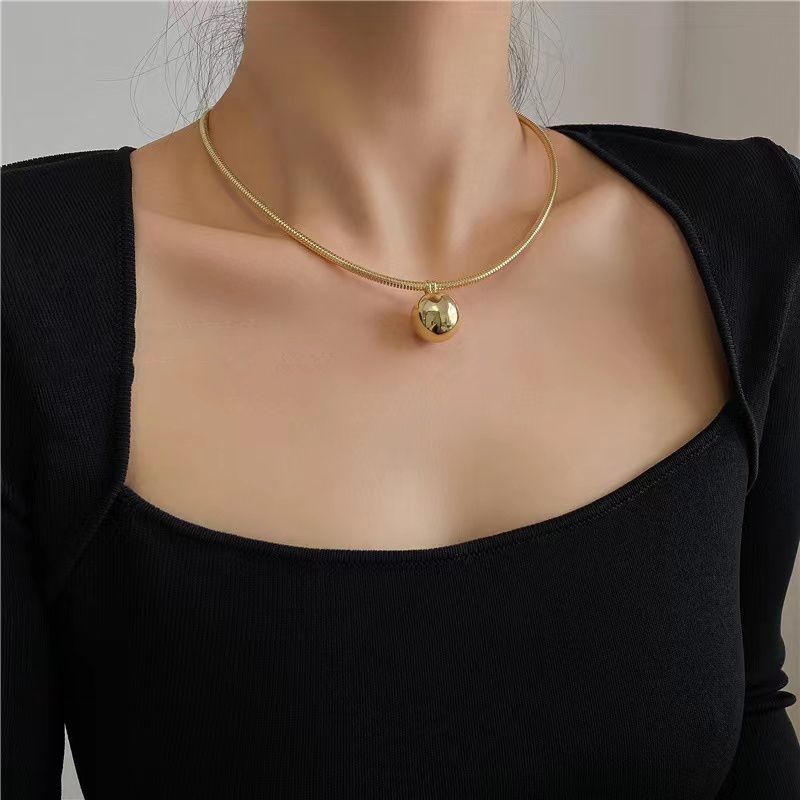 2025 Ronde Bal Hanger Rvs Chockers Draaimomenten Sexy Overdreven Ketting Van Koreaanse Vrouwen Mode-sieraden Voor Gifl