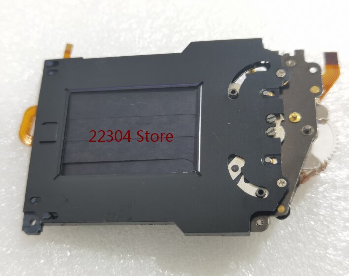 thumbnail image 2 of NEW Aperture F-FO Base Plate Unit For Nikon D800 - Magnetic Sense Strip Replacement Plate 2 of 5