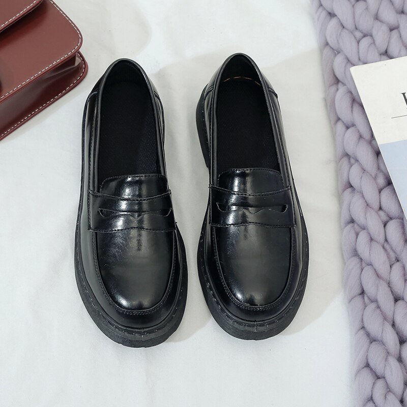 New Flat Casual Retro British Style Oversized Shoes