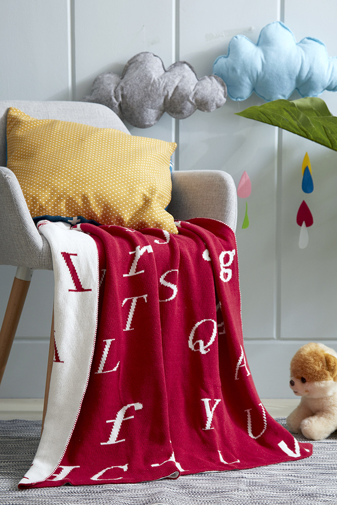 Baby nyfødt quilt vinter blød strik søde breve tæppe spædbarn børn strikning tæpper sengetøj dyner spille tæppe 90*110cm: Rød