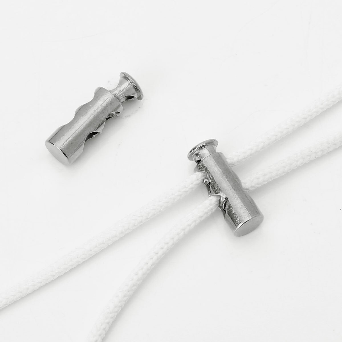 Bouchon de verrouillage de cordon en métal, 50 pièces, pièces de corde de lacet, Double trou, bouchon à ressort, accessoires de lanière de vêtements