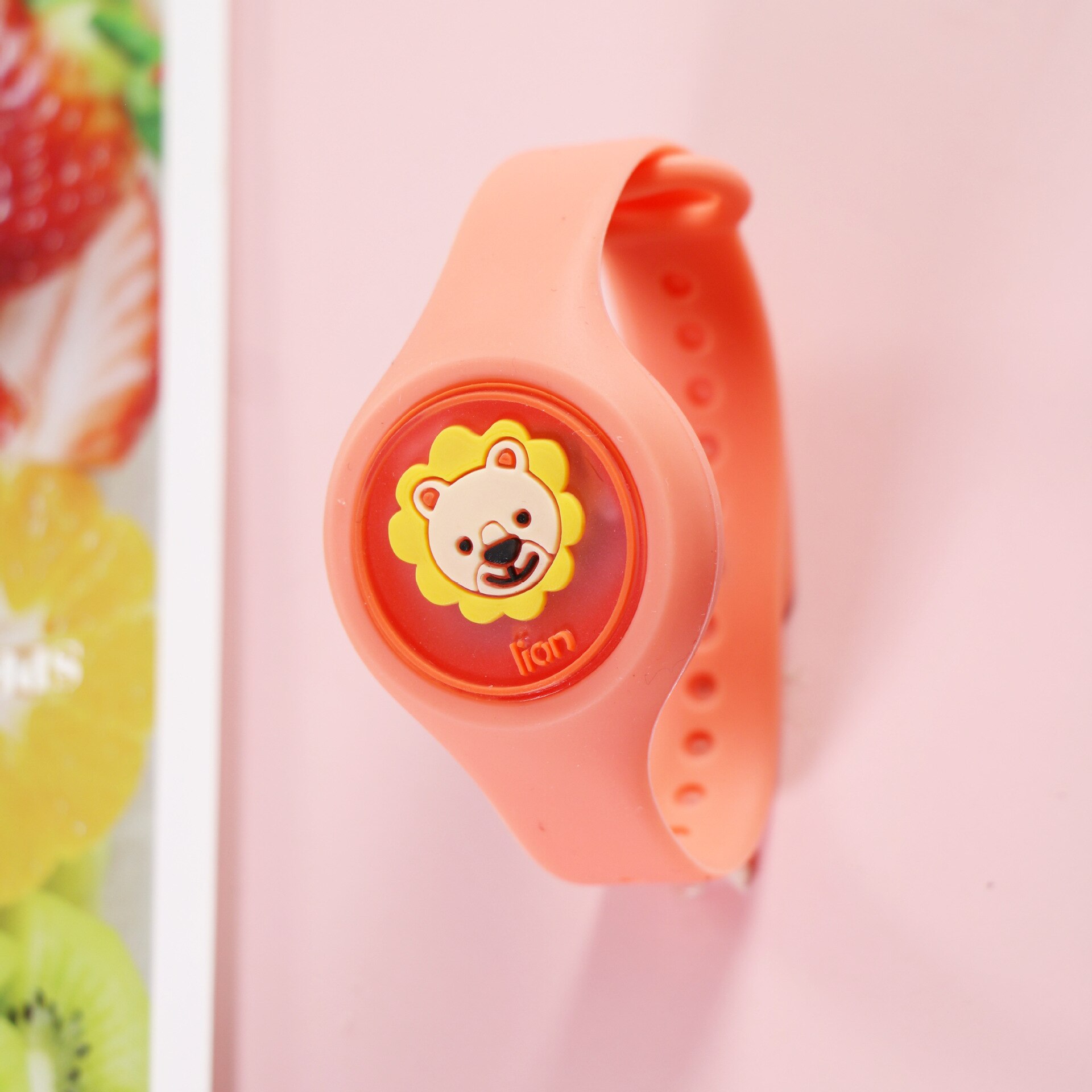 Kinderen Shining Nachtlampje Muggen Gesp Silicagel Armband & Horloge Flash Anti-Muggen Muggen Armband Wanderi: Light Included Paragraph Lion  Watch Strap Random Color 