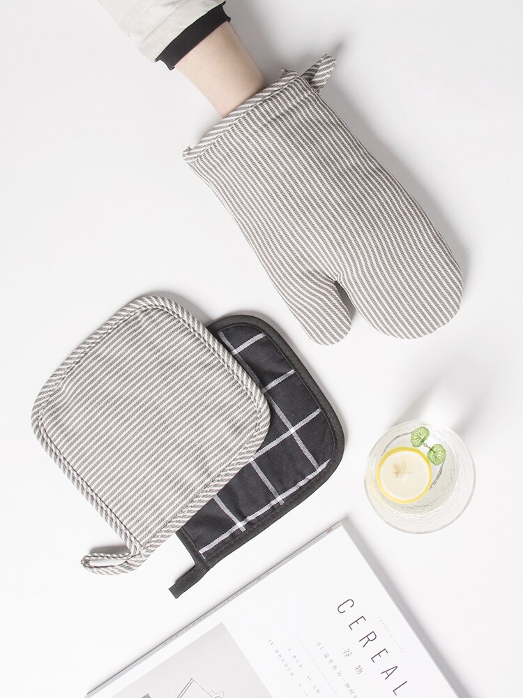 Kitchen microwave Gloves Potholders Oven Mitts Heat resistant non-slip pan Baking pan barbecue Heat-insulating tool