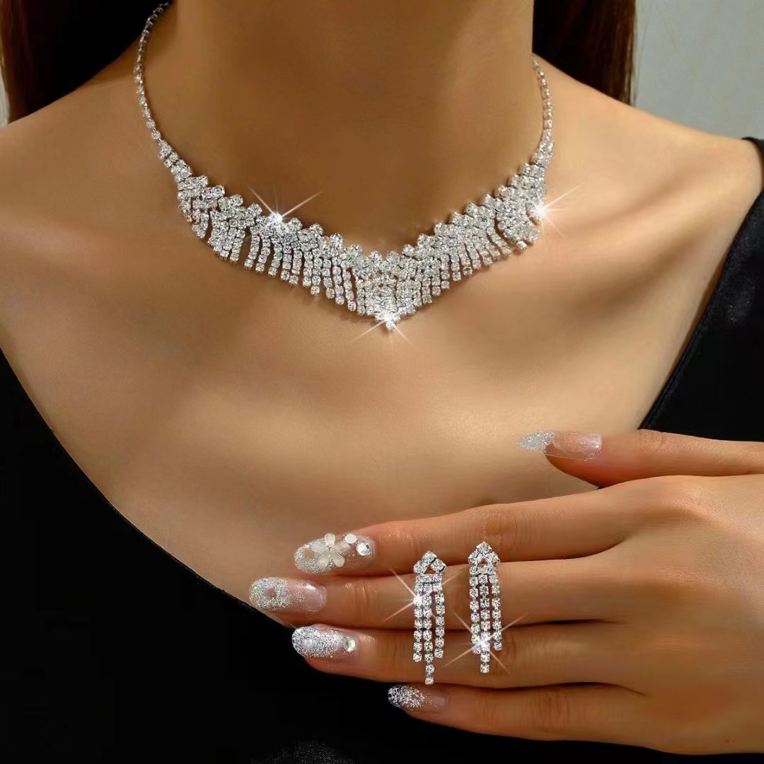 Gargantilla de cadena con cuello de cristal de Color plateado brillante para mujer, Gargantilla con diamantes de imitación para de boda, de joyería