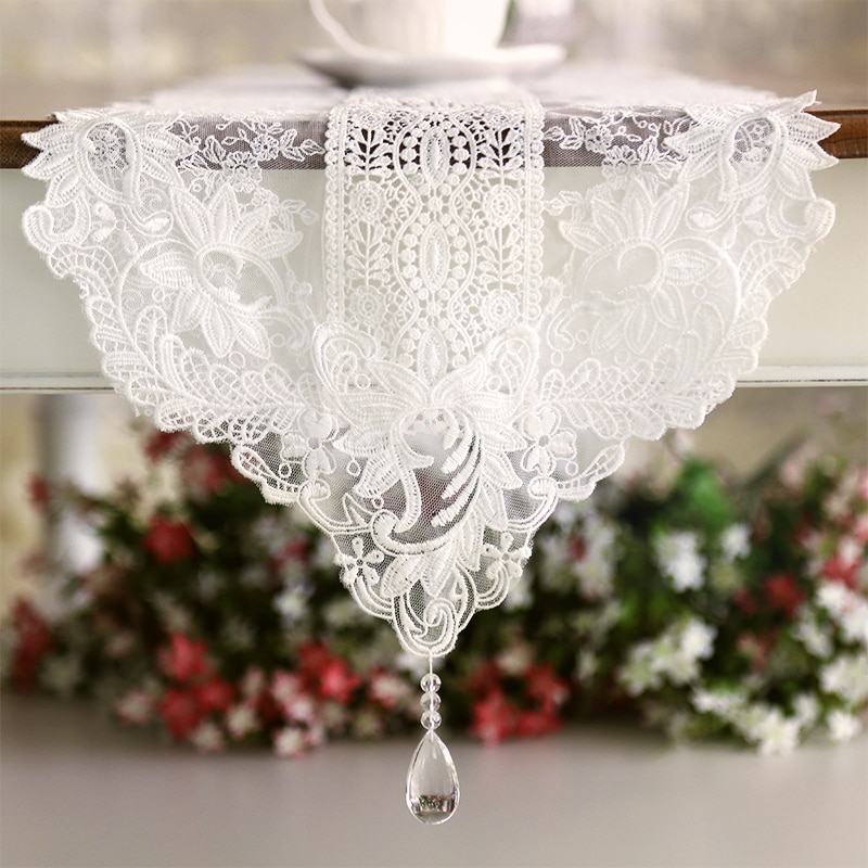 Europese Wit Tafelloper met Kristallen Hanger Luxe Kant Tafelkleed Bruiloft Decoratie Romantische Borduurwerk Tafel Covers