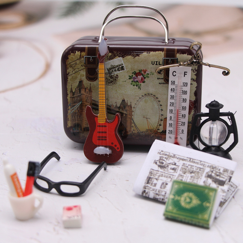 1:12 Mini DIY Kamera Buch Koffer Gitarre Glas Puppenhaus Miniatur Reise Bausatz freundlicher vorgeben Spielen Spielzeug Möbel Zubehör