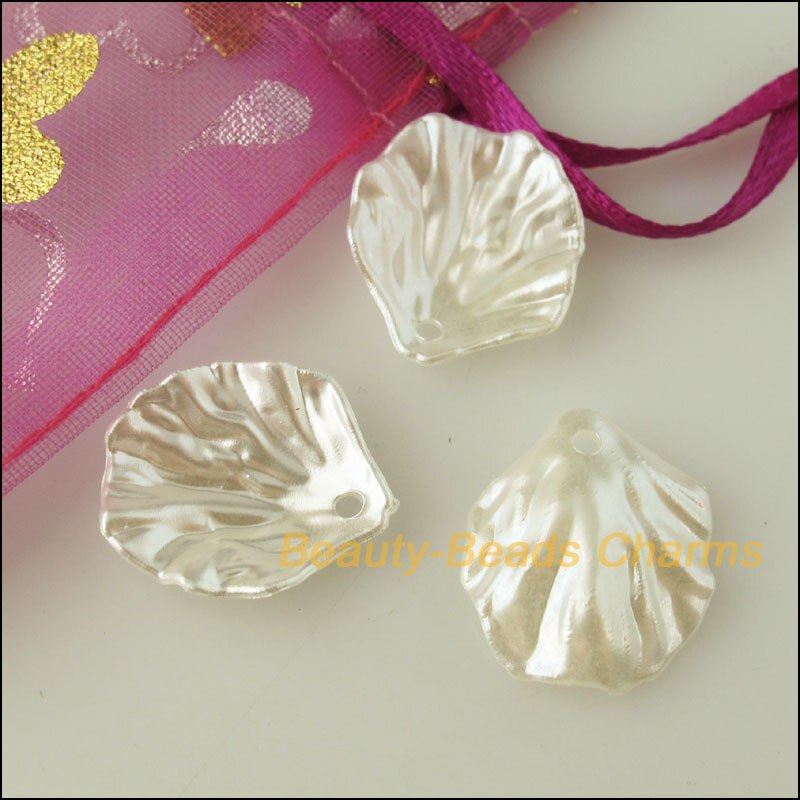 Neue 50 Stücke Weiß Kunststoff Acryl Blatt Shell Charms Anhänger 17x19,5mm