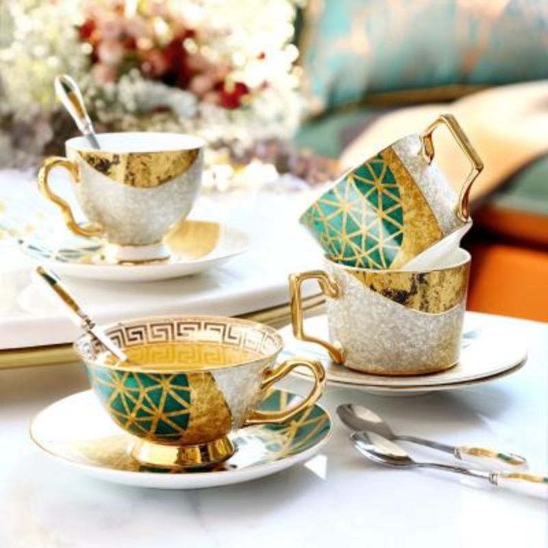European-style gold bone China coffee cup and saucer set ceramic flower teacup small deluxe afternoon teacup spoon اكواب قهوه