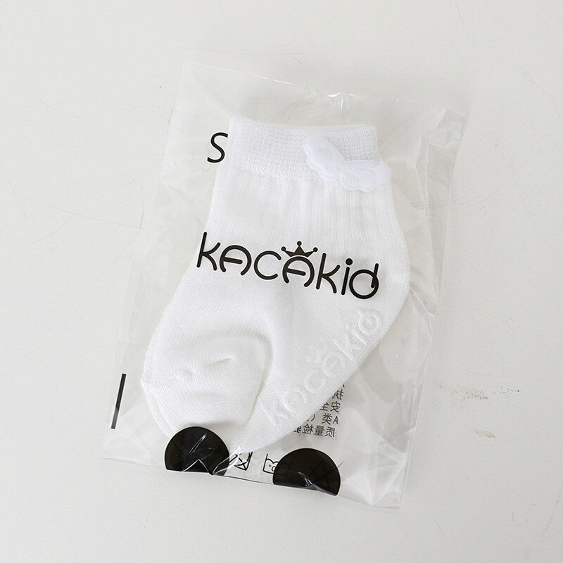 Bonito do bebê meias de algodão antiderrapante meias de bebê asas meninos meninas princesa usar crianças tripulação do vintage meias branco rosa azul aniversário diversão