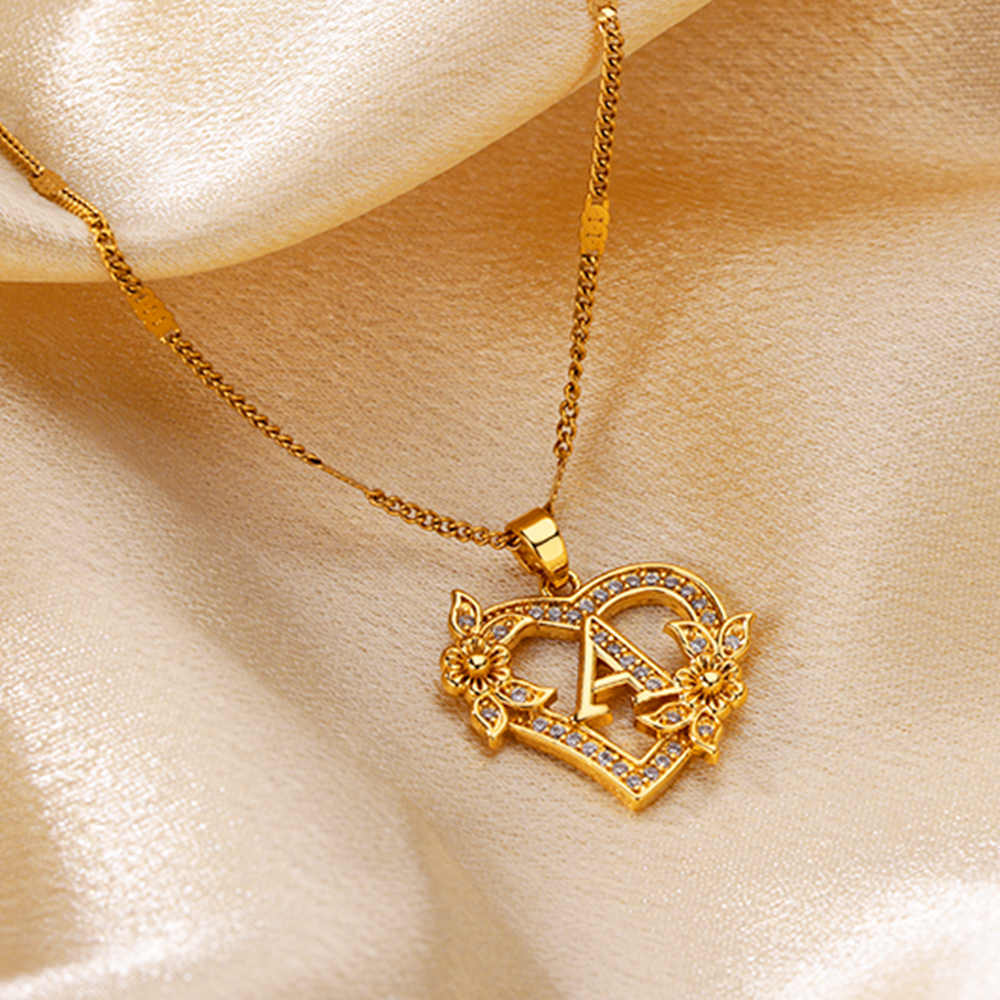 Collares con letras iniciales de corazón para mujer, cadena de acero inoxidable de Color dorado, colgante del alfabeto de A-Z, de joyería de cumpleaños