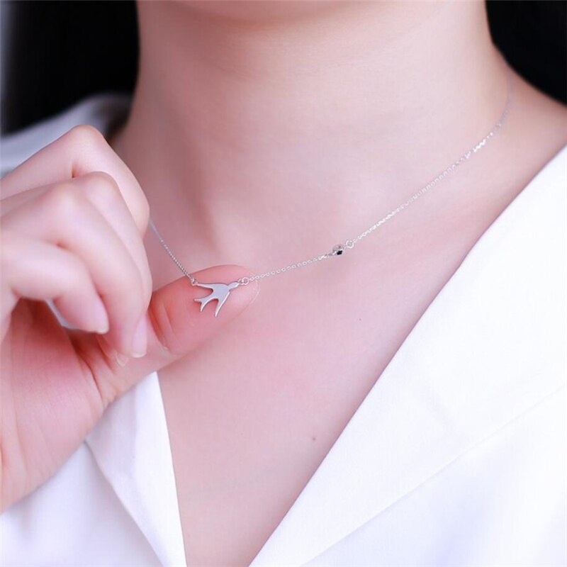 Flying Bird Swallow Short Pendant Birthday Clavicle Chain 925 Sterling Silver Temperament Female Necklace SNE119