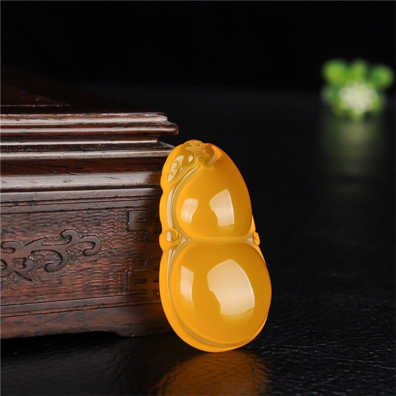 Natural green chalcedony hand-carved small pumpkin pendant boutique jewelry men and women green agate necklace: 4