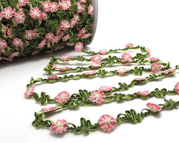 Ruban rococo tissé de 2 mètres avec boutons de fleurs roses | ruban floral décoratif | matériel de scrapbooking | vêtements | décor