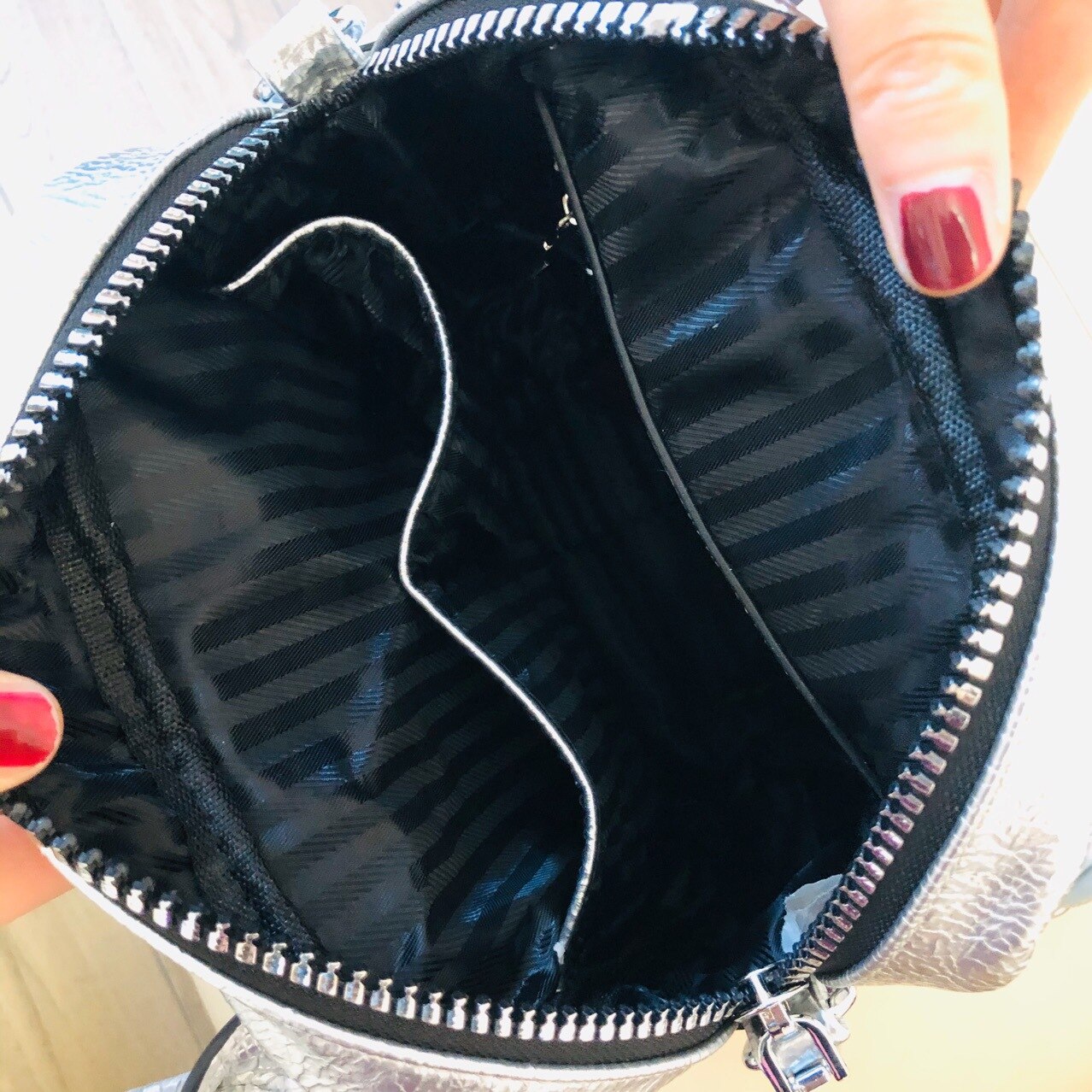 Damen-Rucksack aus lässigem Denim mit schimmernden pailletten Ich bin koreanischen stil, Ideal für Höhle alltag und als accessoire mit aufnähern und abzeichen.
