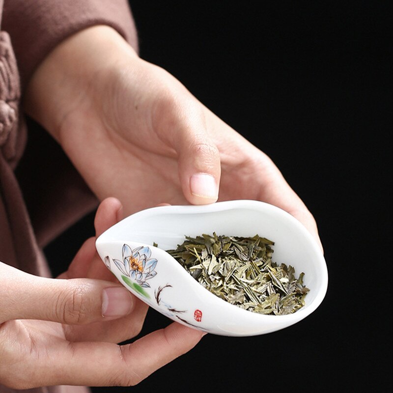 White ceramic Tea spoon Beautiful Traditional underglaze blue Tea Set Scoop ceramic bule and lotus leaf tea spoon