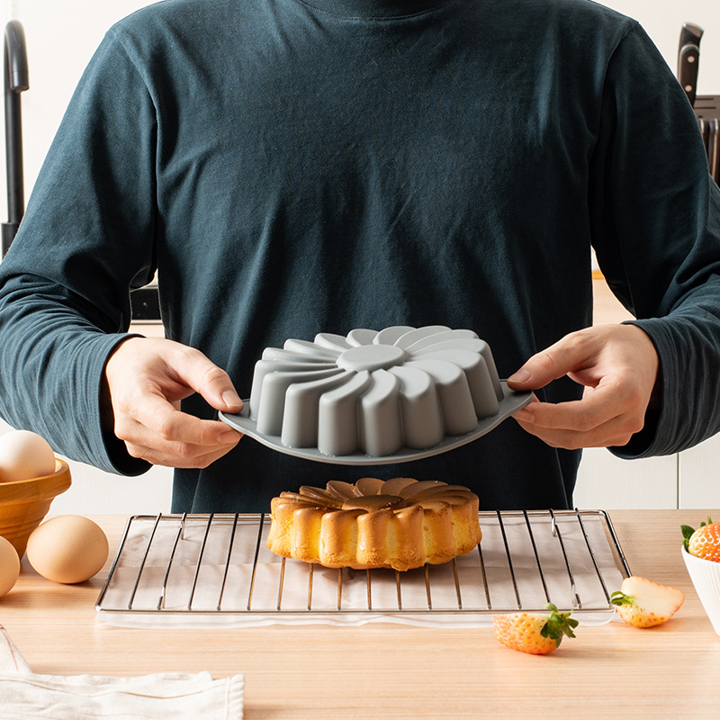 Silicone Cake Mold 3D Bread And Pastry Mold Crown-Shaped Cake Baking Tool Suitable For Diy Birthdays Weddings And Parties