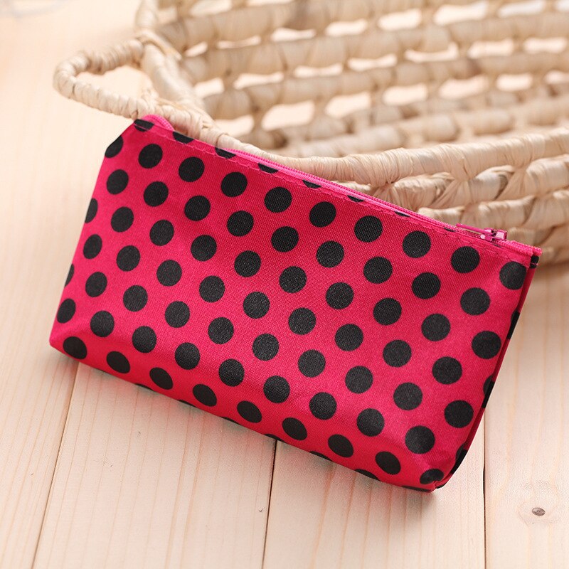 Reise Kosmetikerin Liebe Herz Kosmetik Tasche Satin wasserdichte Kleine Make-Up Tasche Frauen Lagerung Paket Fall Tasche Veranstalter