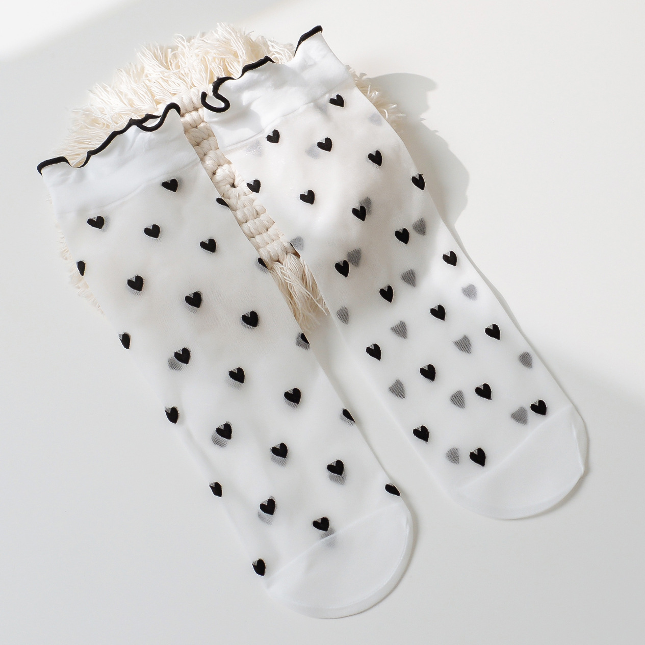 Sokken Vrouwen Ultradunne Vrouwelijke Middelste Buis Ruche Mesh Sokken Dot Love Print Zomer Zijde Schattige Kawaii Lolita Dunne Kous: GRIJS