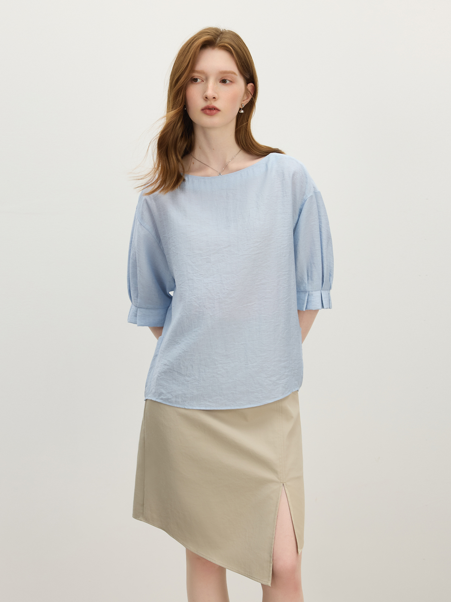 Fsle sommerskjorte i linblanding for kvinner – rund hals, avslappet topp og overdimensjonert silhuett for uanstrengt styling