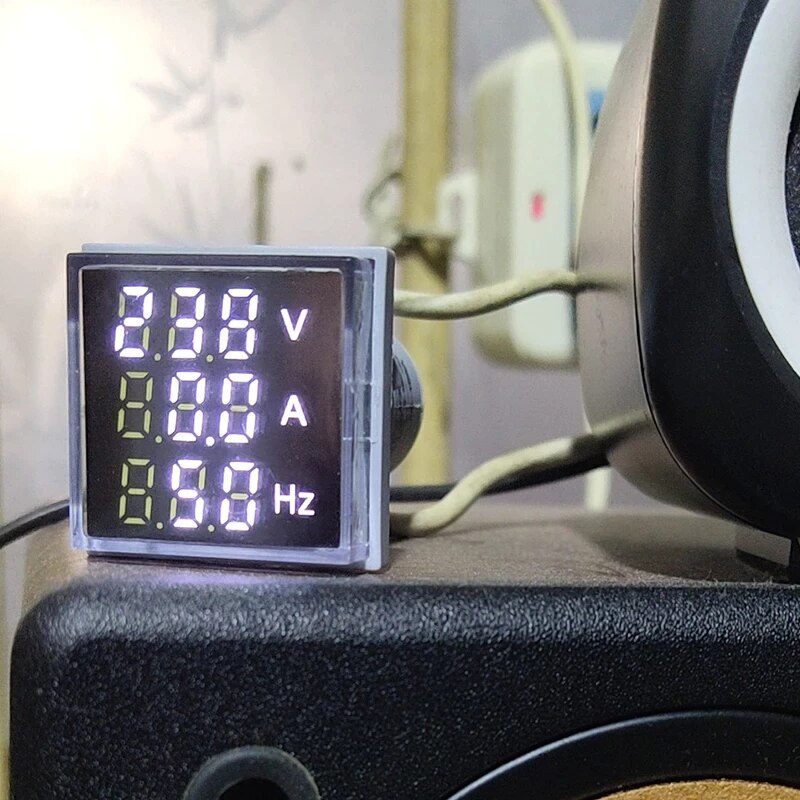 Pantalla cuadrada, voltímetro de CA, amperímetro utilizado para medición de línea, indicador LED, voltímetro de CC, simulación de señal de luz
