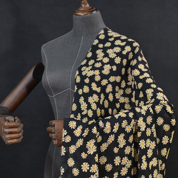 Good dracing pure crepe georgette de seda estampado de flores de tela sobre base negra, SCG642