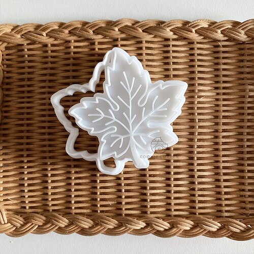 3d st lönnlövs kakformar höstlöv form pla plast bakform fondant bakverk tårta dekorverktyg gör-det-själv baka kexform: Lönnlöv-l
