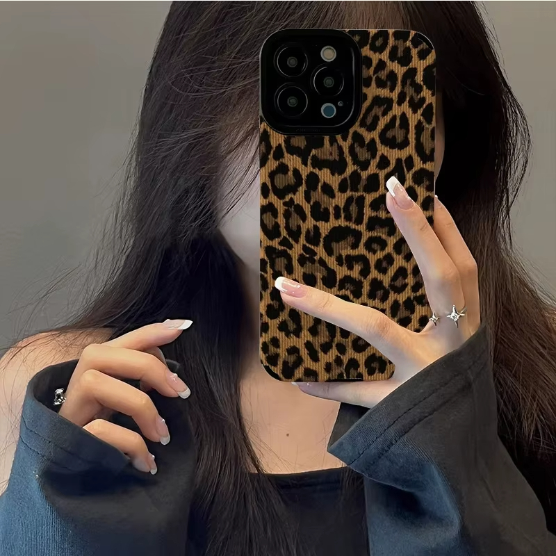 Bonita funda de teléfono de silicona de cuero de vaca de leopardo creativa INS para Apple iPhone 15 12 13 14 11 Pro Max, fundas de mujer a prueba de golpes