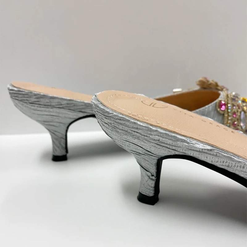Valentina Jewel embellecido zapatos de tacón de gatito para mujeres decoración colorida zapatillas de mulas para damas de vestido tacones diapositivas de verano
