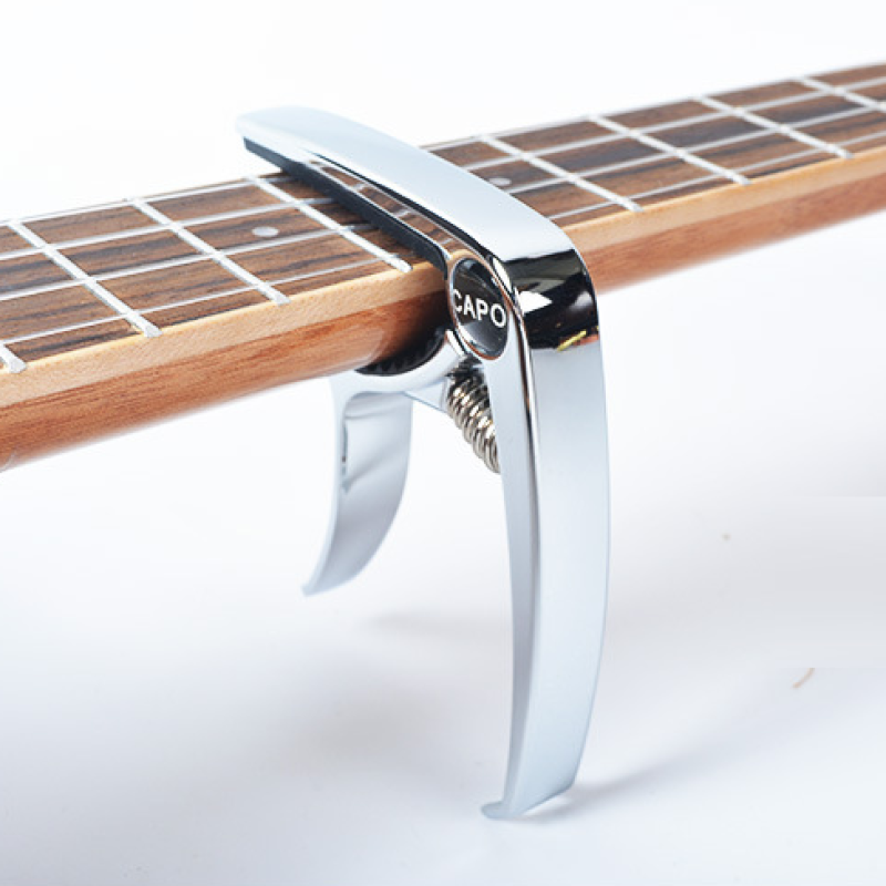 Metal guitar capo zinklegering til akustisk klassisk elektrisk guitar tuning klemme guitar streng pin puller capotraste guitarra: Lilla