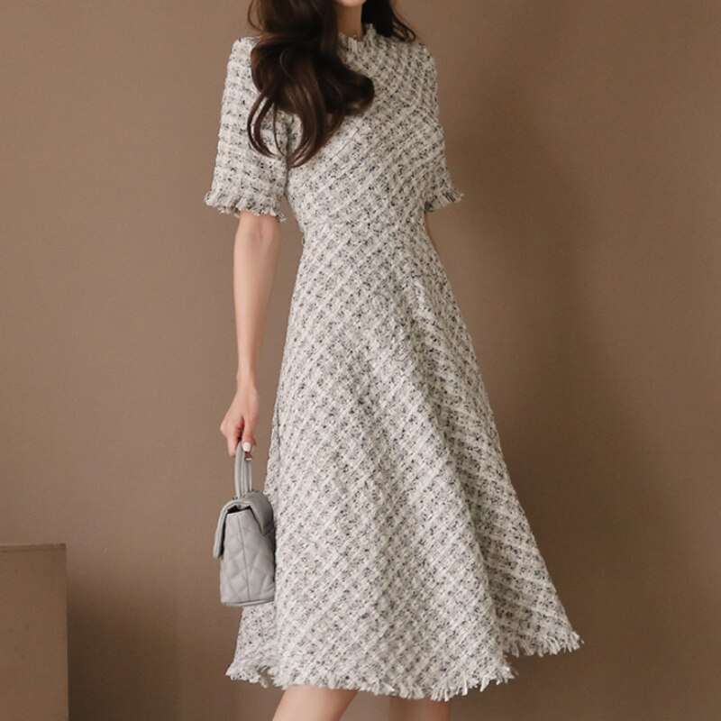 frühjahr Neue Kleine Duftenden Tweed Kleid Frauen Halbe Hülse Hohe Taille Midi- Kleid Elegante Plaid schlank passen A Linie quaste Kleid