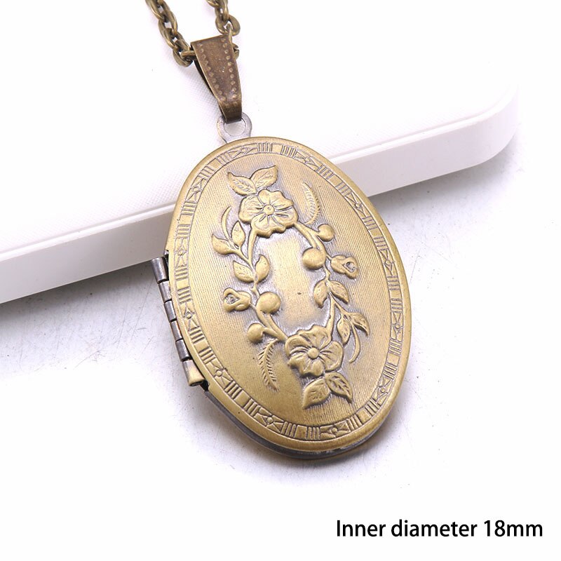 Retro Carved flower Mini Photo locket Pendant Romantic Memory Photo necklace copper Album box necklace Women jewelry