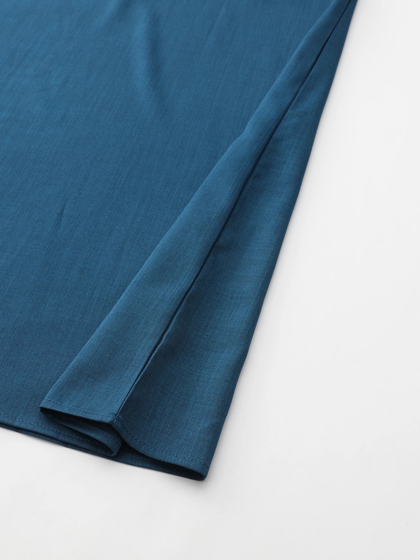 Moslim Luxe Heren Gewaad Traditionele Etnische Stijl Eenvoudige Borduurstijl Heren Lange Losse Gewaad Vasten Gewaad