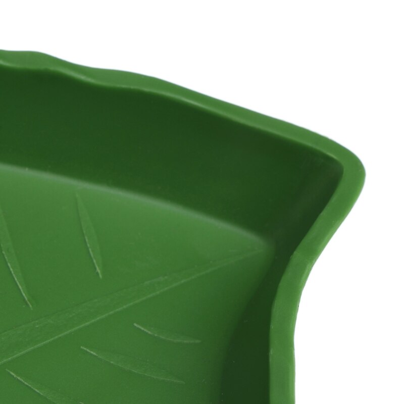 Reptile Water Food Dish Bowl Plastic Gecko Meal Worm Feeder Leaf Shape 2size