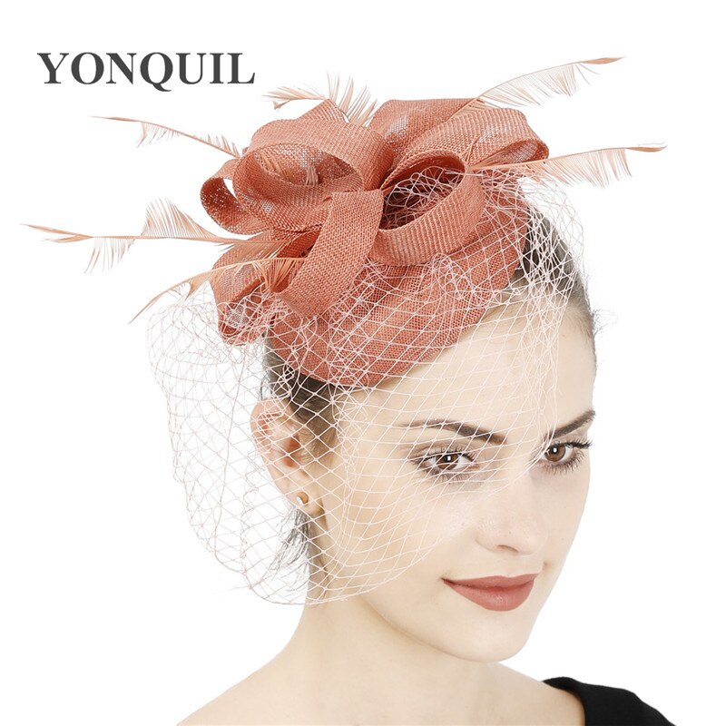 Roze veren bruidshoeden fascinators kerk bruidshoed met vogelkooinet gezichtssluier feest cocktailhoed voor vrouwen dame: Donkere perzik