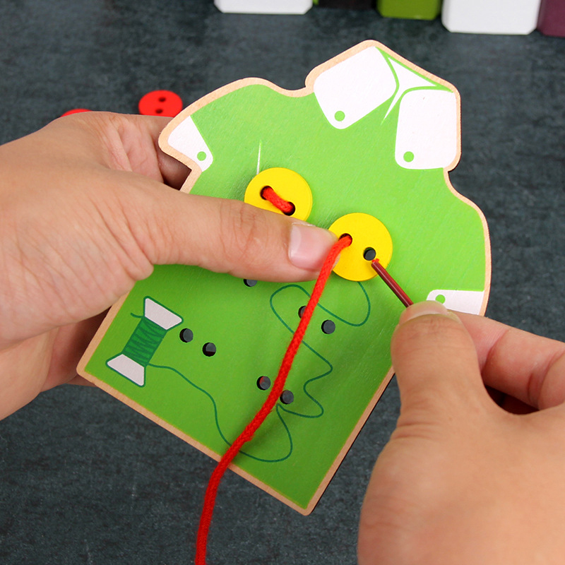 Hand-gebreide puzzel Threading van kleren Naaien knop game baby play home speelgoed kinderen educatief speelgoed