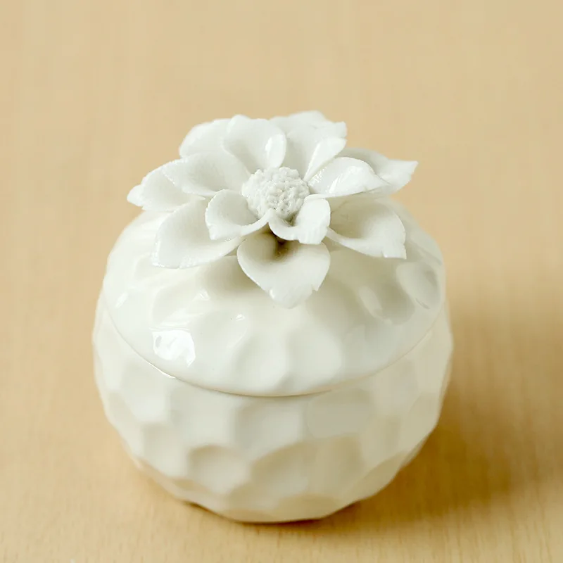 Velas aromáticas de flor de cerezo de soja de lujo, decoración de tarro de fragancia de cerámica de flores pintadas a mano Ins de estilo europeo: CAMEL