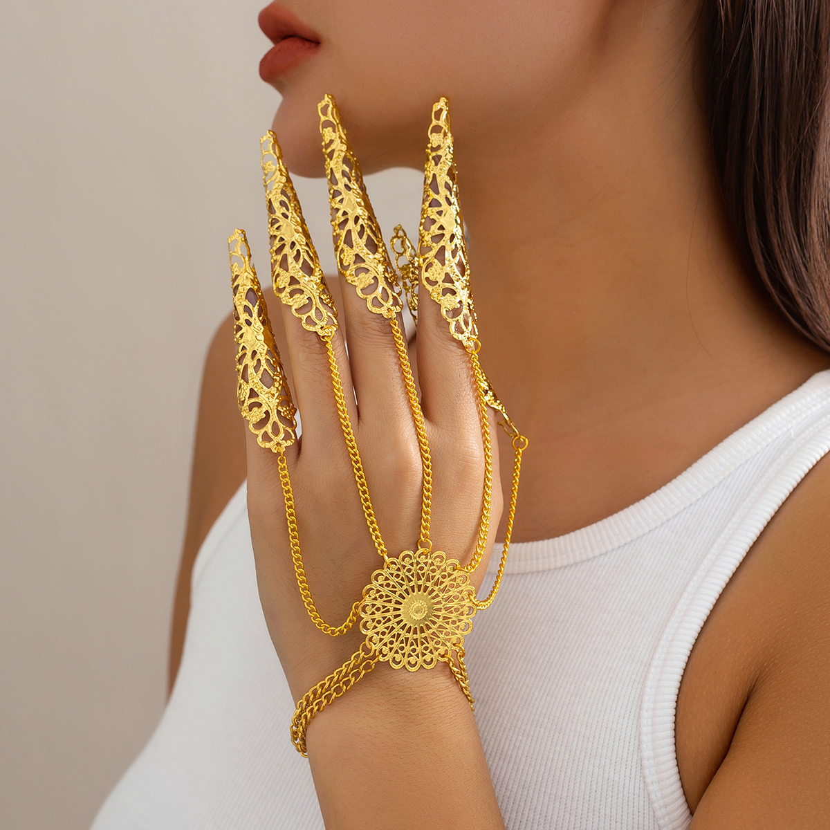 Vintage Goth Dubai Indian Hollow Finger Pols Chain Armbanden voor Vrouwen Wo Bridal Punk Nail Ringen Armband Cosplay Hand Sieraden